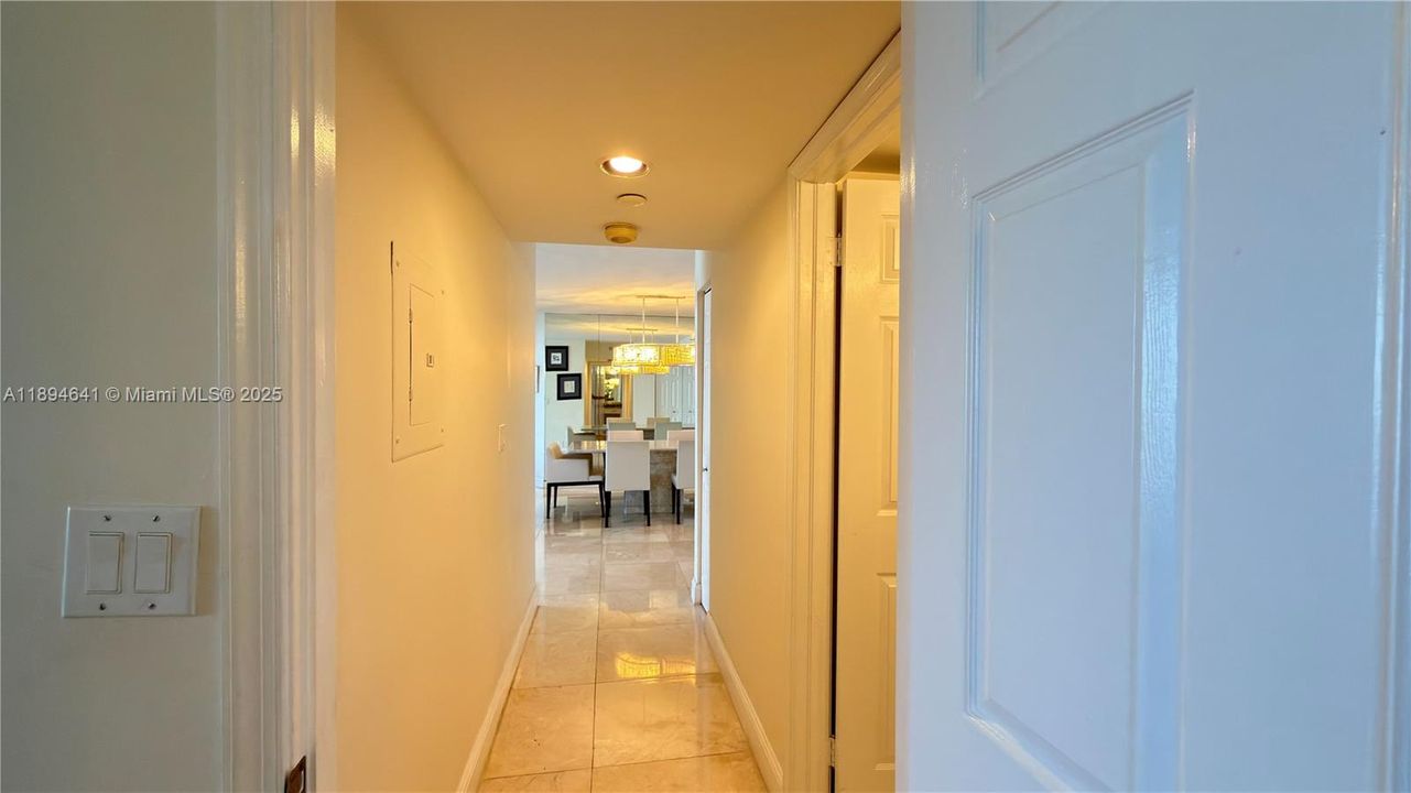 Recently Rented: $3,700 (2 beds, 2 baths, 1365 Square Feet)