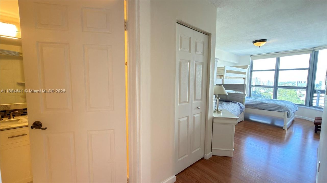 Recently Rented: $3,700 (2 beds, 2 baths, 1365 Square Feet)