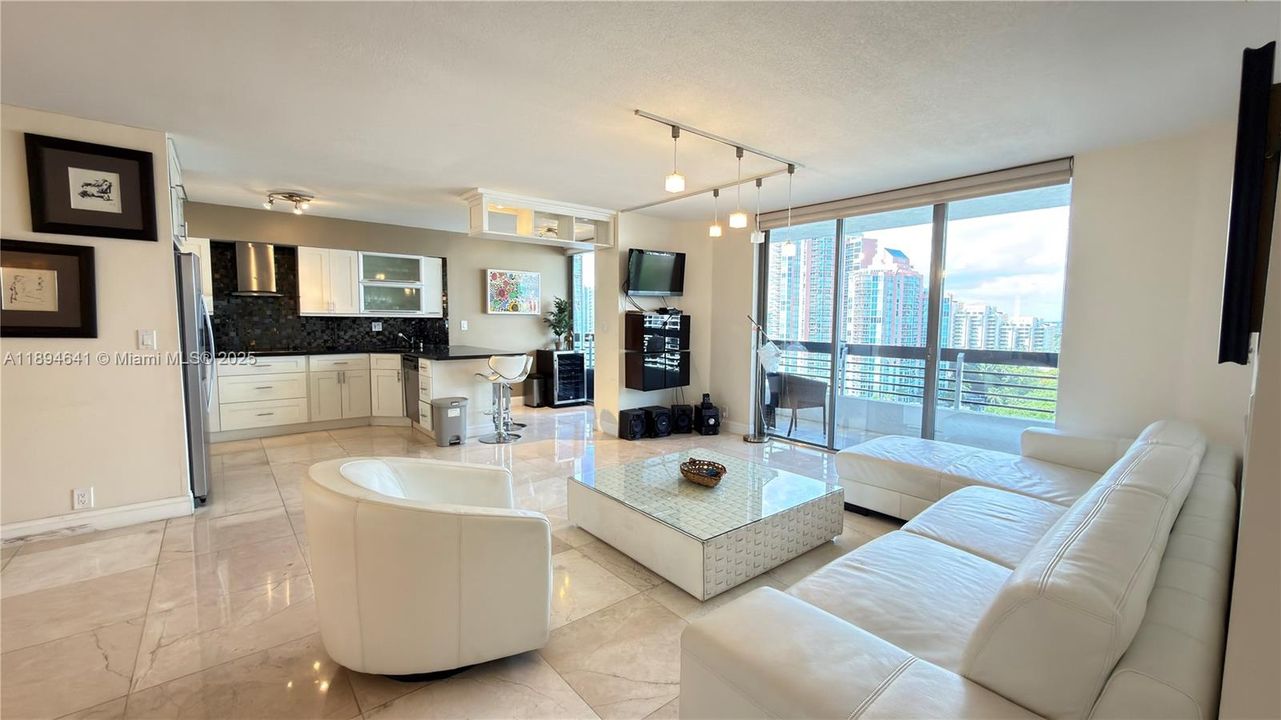 Recently Rented: $3,700 (2 beds, 2 baths, 1365 Square Feet)