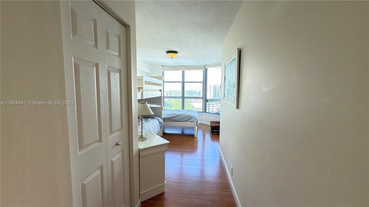 Recently Rented: $3,700 (2 beds, 2 baths, 1365 Square Feet)