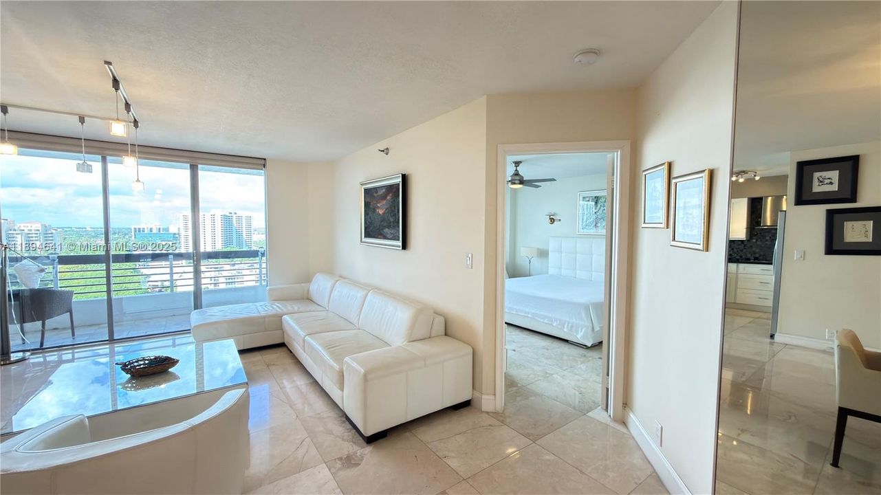 Recently Rented: $3,700 (2 beds, 2 baths, 1365 Square Feet)