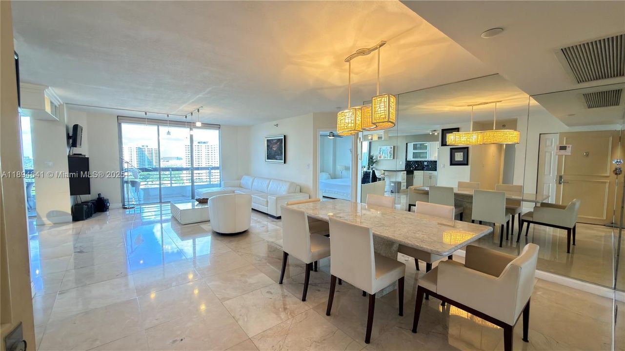 Recently Rented: $3,700 (2 beds, 2 baths, 1365 Square Feet)