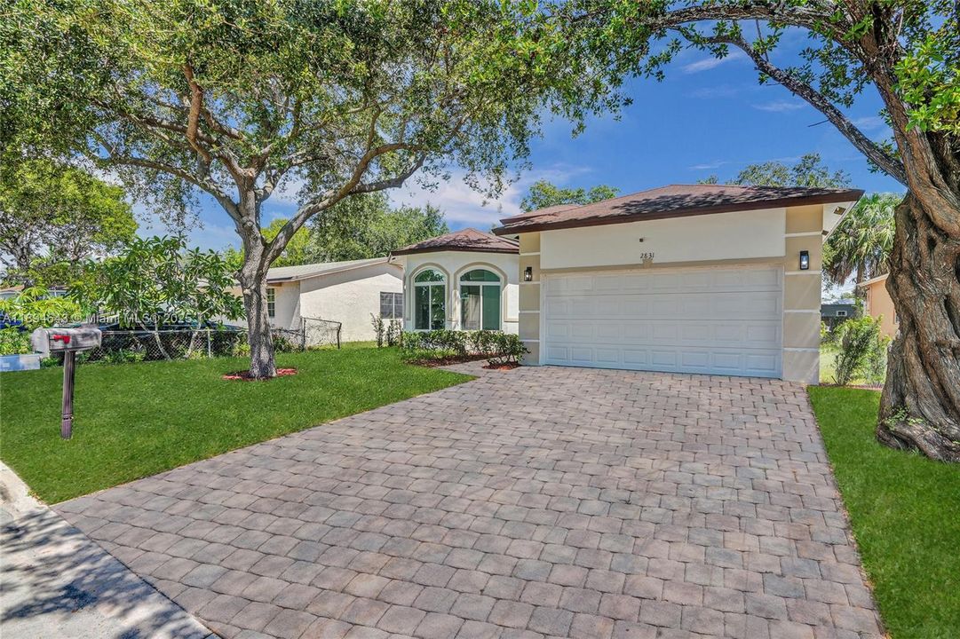 Недавно продано: $495,000 (3 спален, 2 ванн, 1598 Квадратных фут)