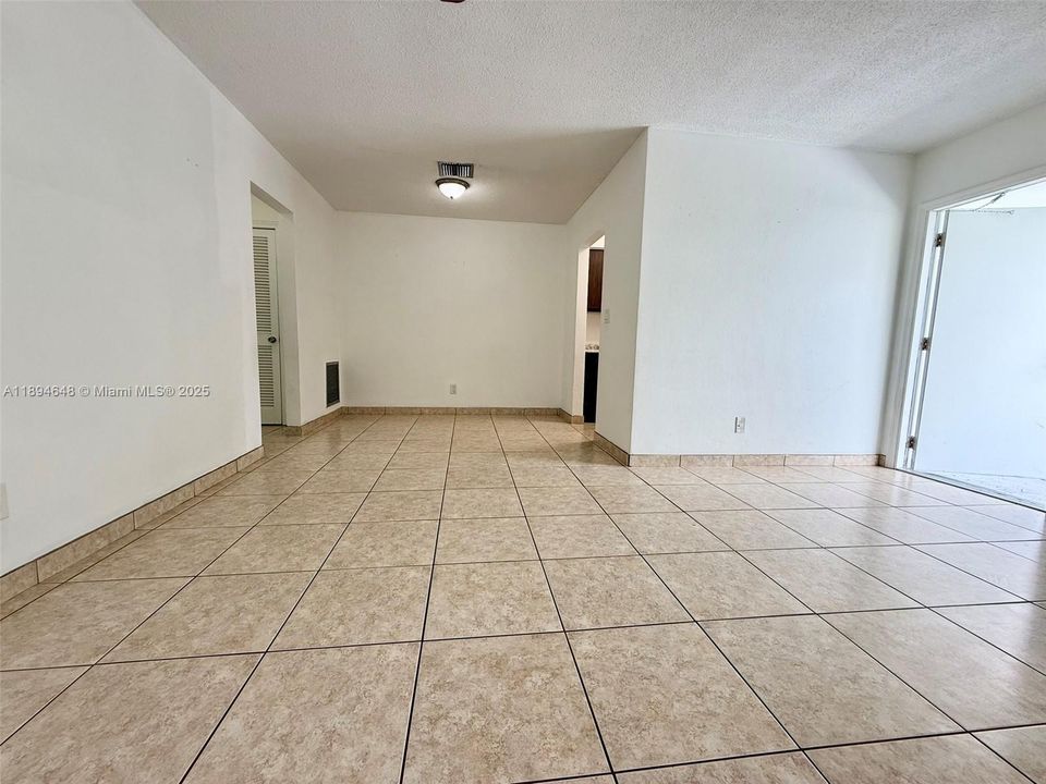 For Rent: $1,500 (1 beds, 1 baths, 650 Square Feet)