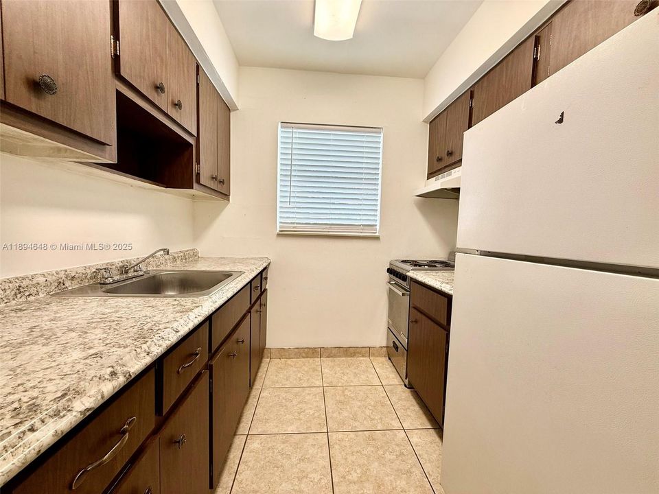 For Rent: $1,500 (1 beds, 1 baths, 650 Square Feet)