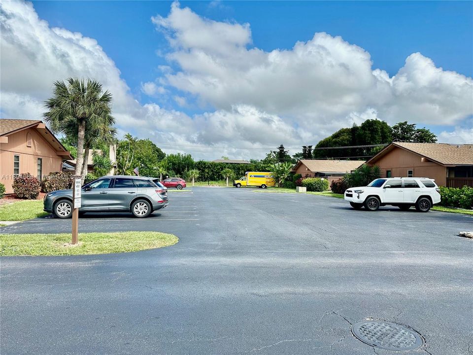 For Sale: $210,000 (2 beds, 2 baths, 1006 Square Feet)