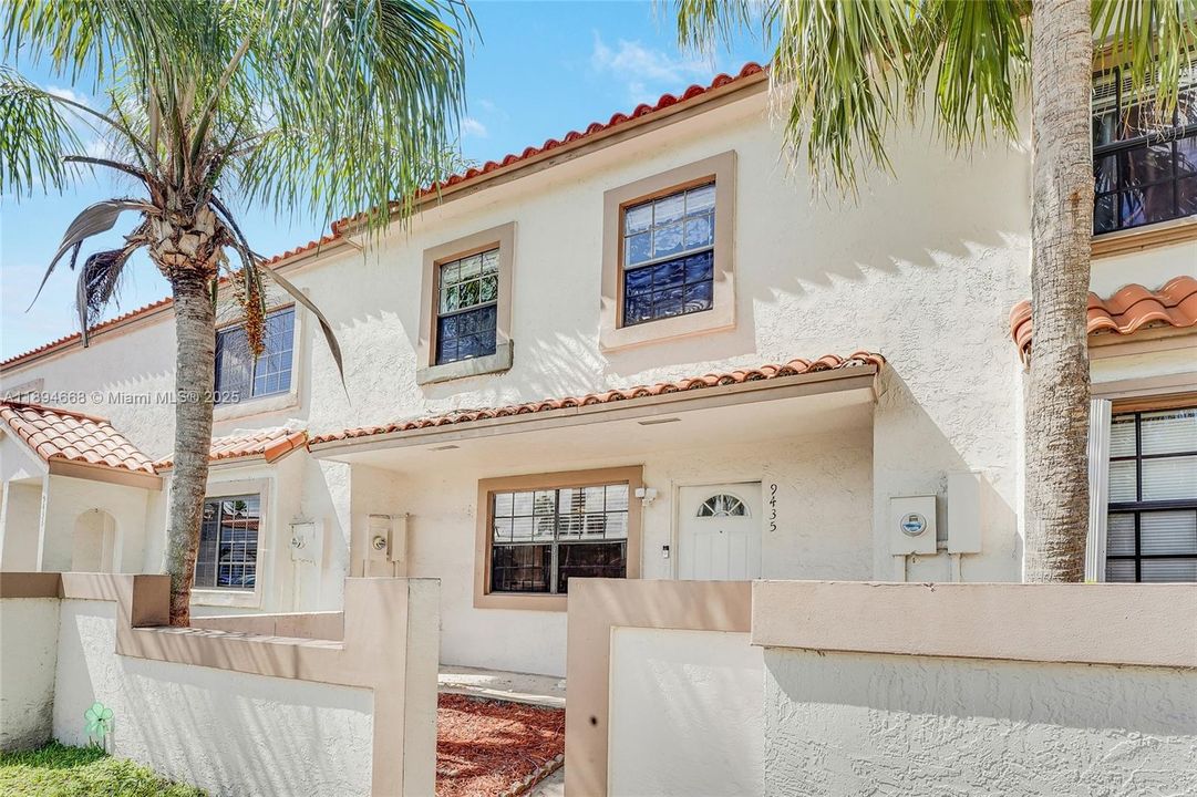 Под контрактом: $399,000 (3 спален, 2 ванн, 1580 Квадратных фут)