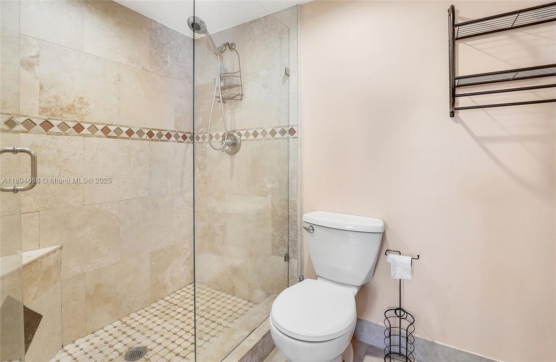 Под контрактом: $399,000 (3 спален, 2 ванн, 1580 Квадратных фут)