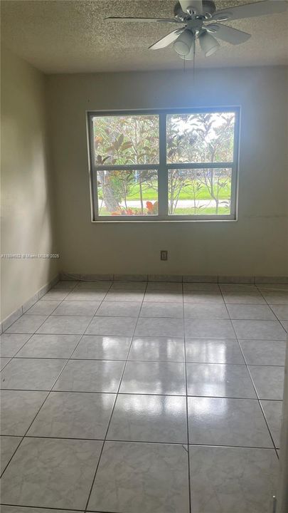 For Rent: $1,700 (1 beds, 1 baths, 2006 Square Feet)