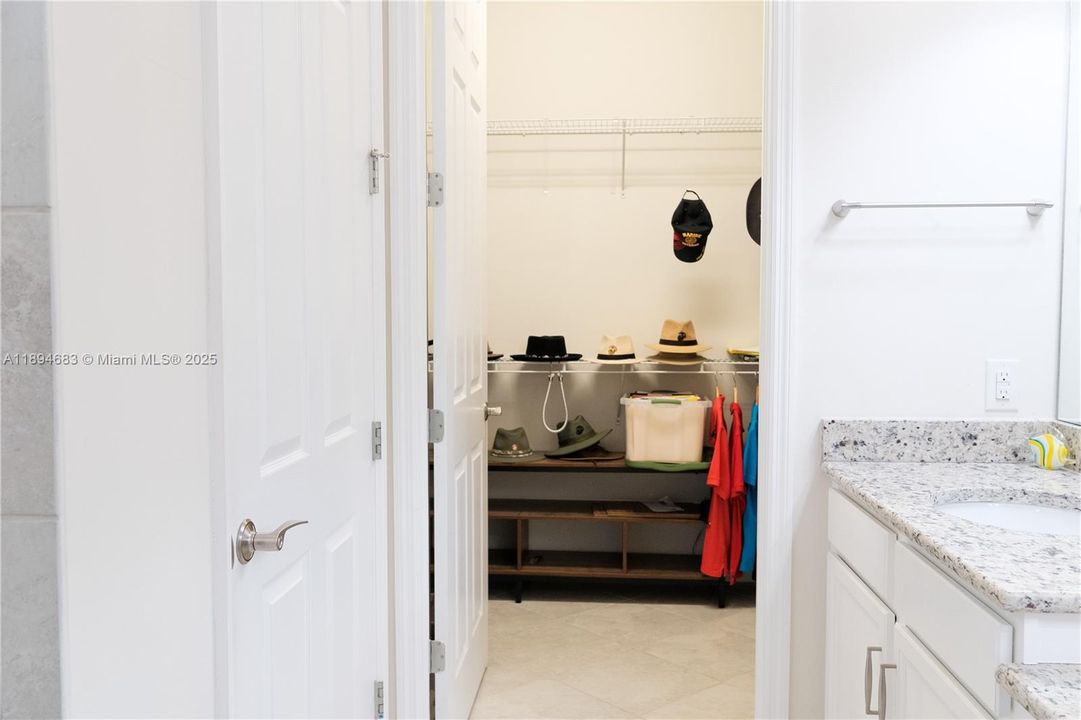 Master- Large walk-in closet