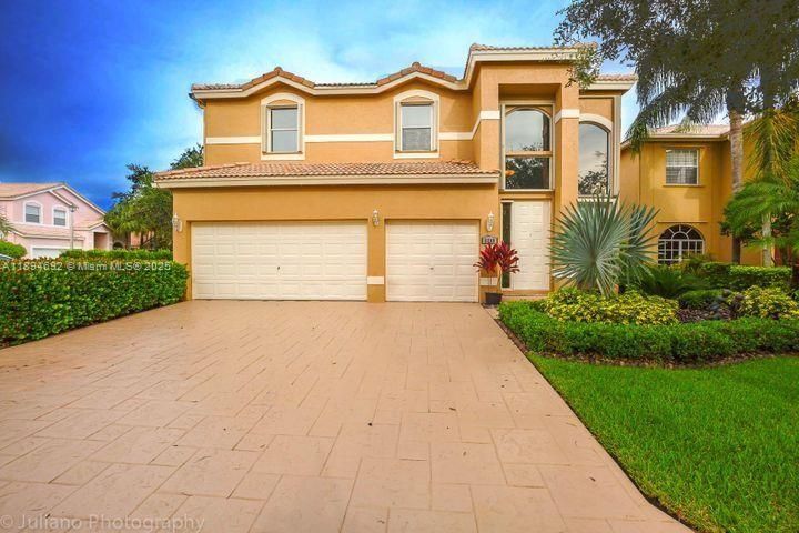 Active With Contract: $4,800 (5 beds, 3 baths, 3290 Square Feet)
