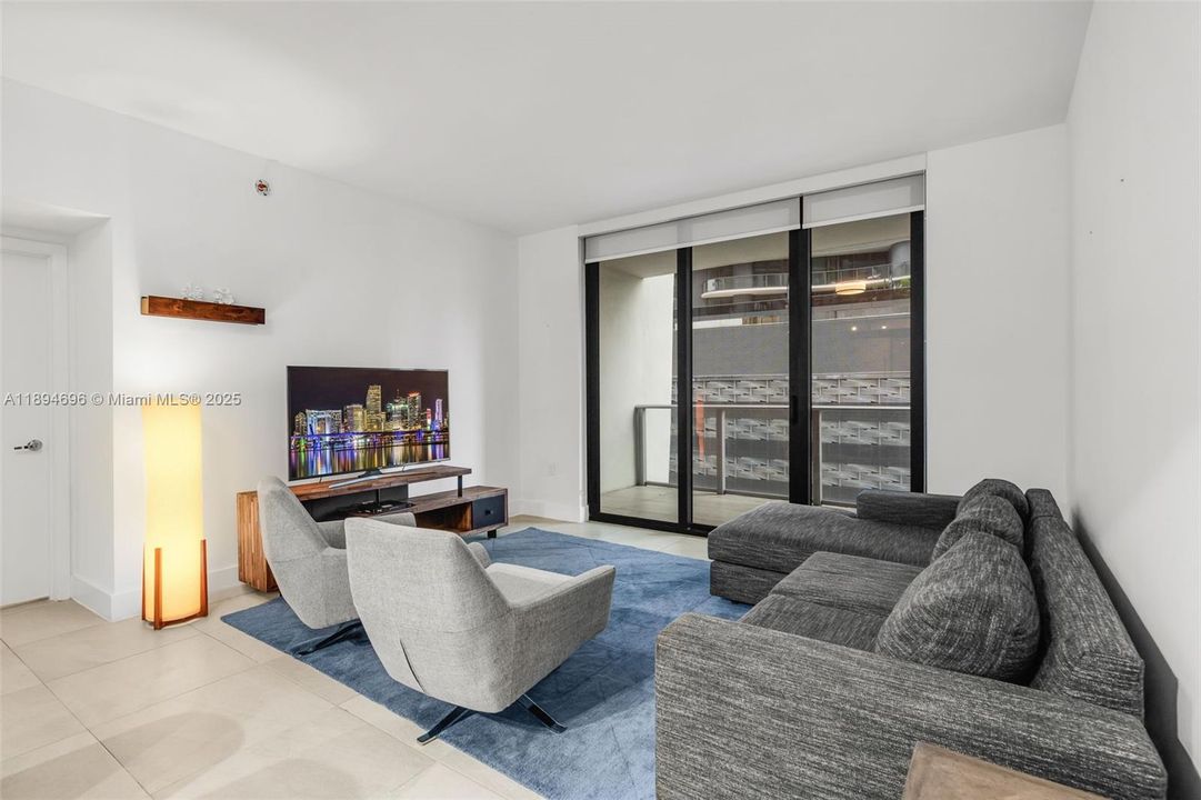 На продажу: $785,000 (2 спален, 2 ванн, 970 Квадратных фут)