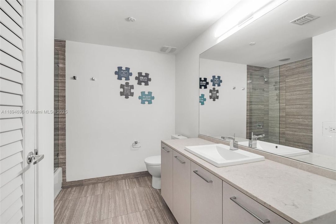 На продажу: $785,000 (2 спален, 2 ванн, 970 Квадратных фут)