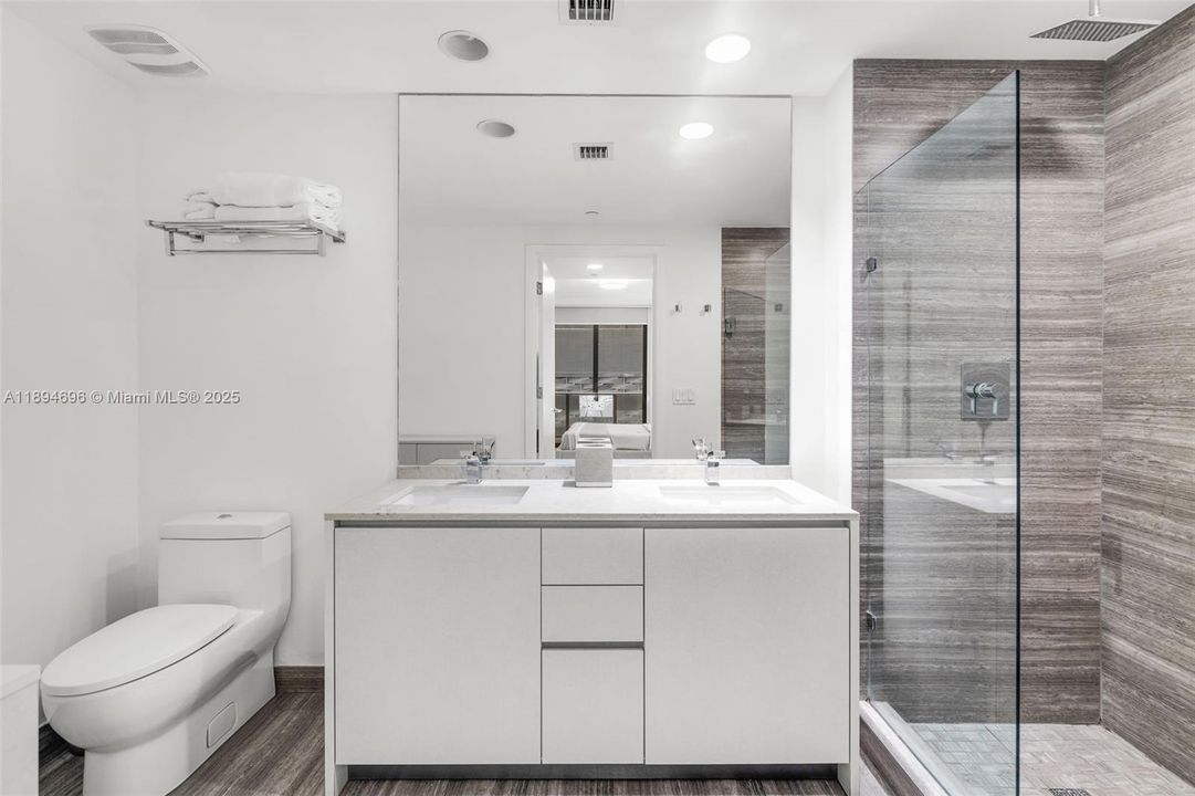 На продажу: $785,000 (2 спален, 2 ванн, 970 Квадратных фут)