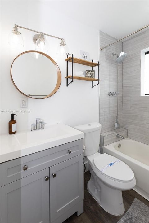 合同活跃: $650,000 (5 贝兹, 3 浴室, 1890 平方英尺)