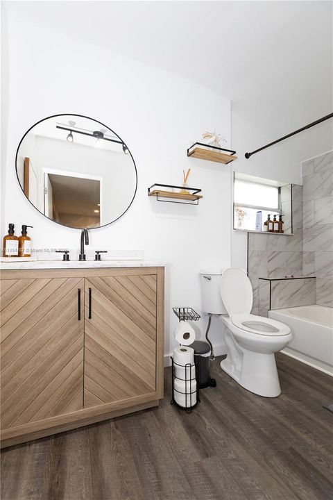 合同活跃: $650,000 (5 贝兹, 3 浴室, 1890 平方英尺)