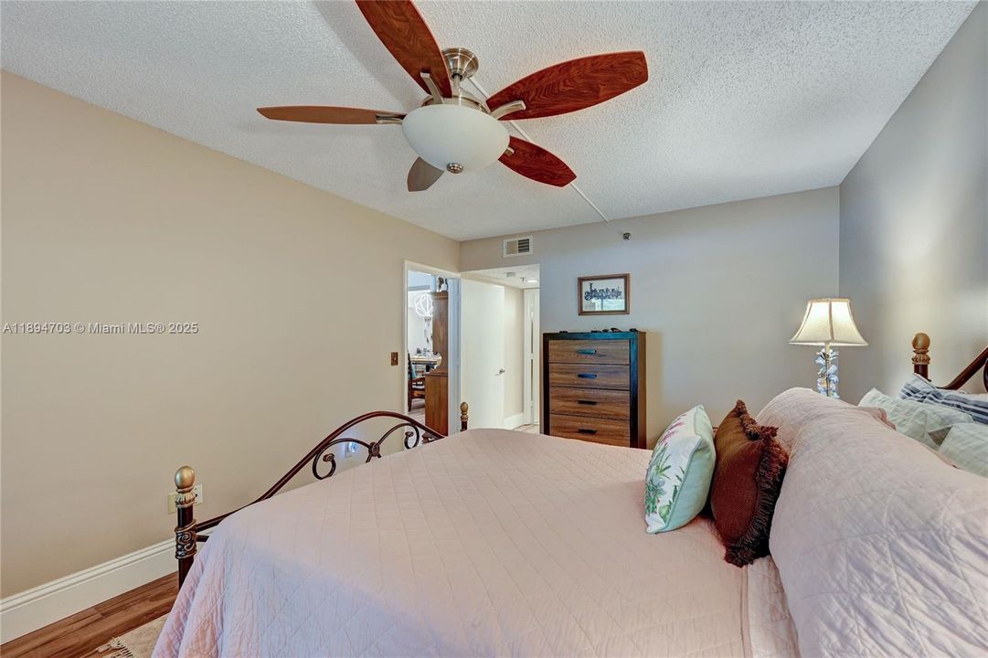 En Venta: $140,000 (2 camas, 2 baños, 1160 Pies cuadrados)