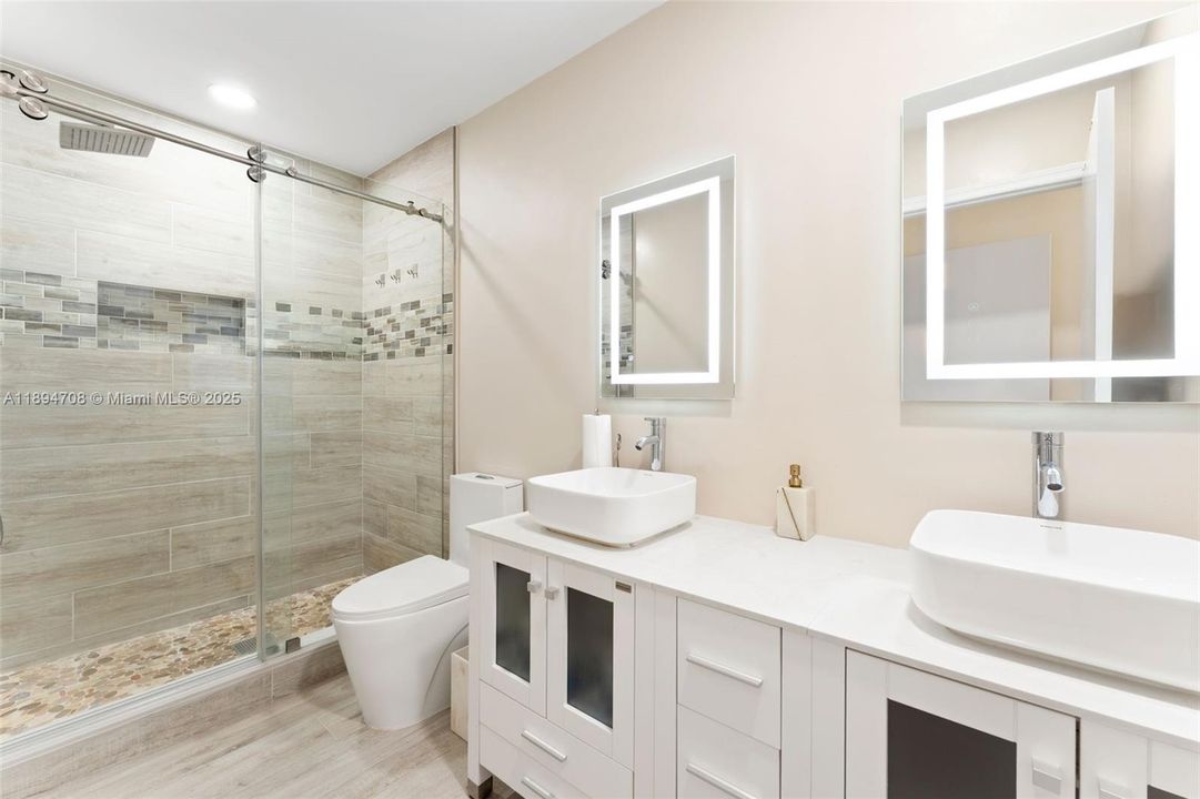 En Venta: $429,000 (3 camas, 2 baños, 1448 Pies cuadrados)