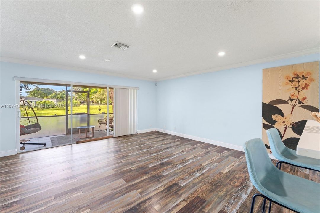 En Venta: $429,000 (3 camas, 2 baños, 1448 Pies cuadrados)