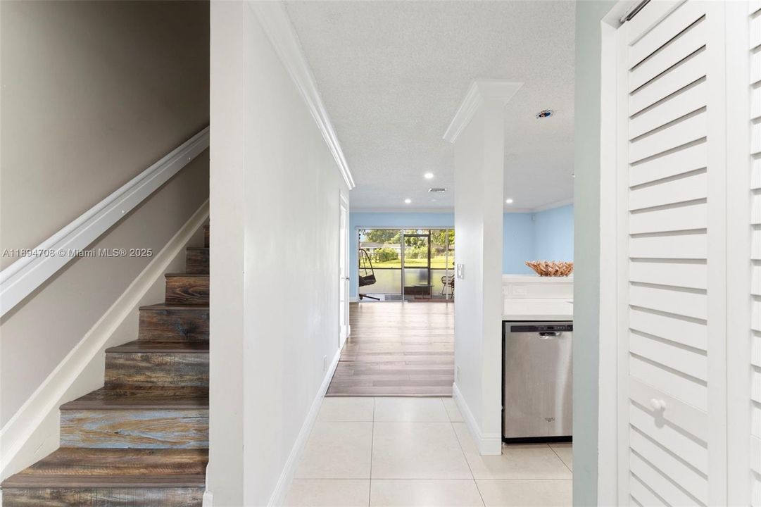 En Venta: $429,000 (3 camas, 2 baños, 1448 Pies cuadrados)