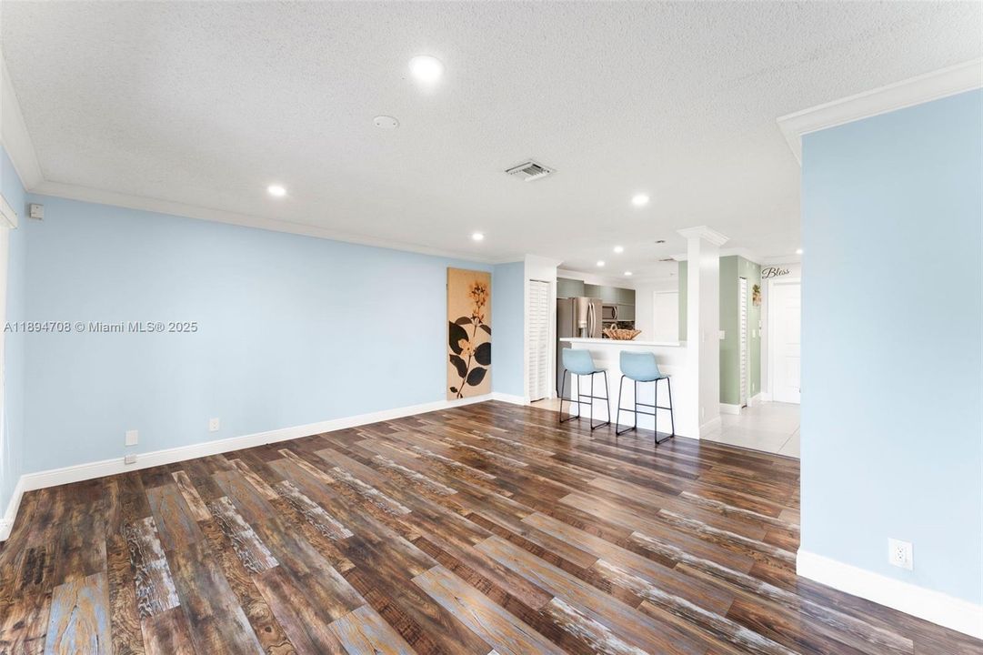 En Venta: $429,000 (3 camas, 2 baños, 1448 Pies cuadrados)