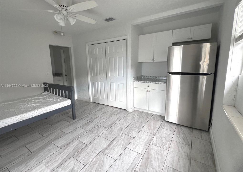 最近租的: $1,300 (0 贝兹, 1 浴室, 1581 平方英尺)