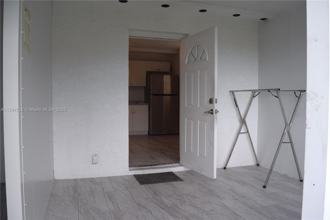 最近租的: $1,300 (0 贝兹, 1 浴室, 1581 平方英尺)