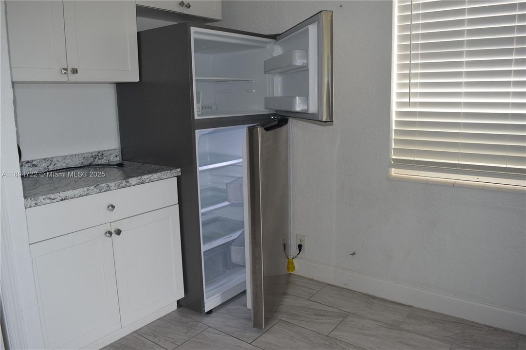 最近租的: $1,300 (0 贝兹, 1 浴室, 1581 平方英尺)