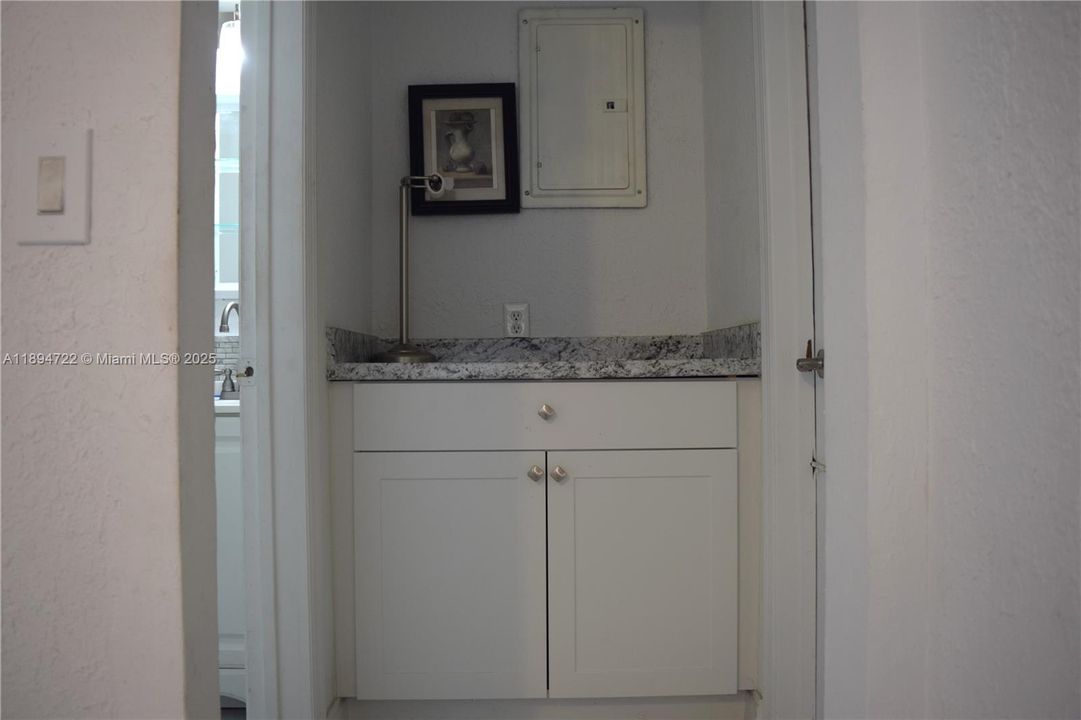 最近租的: $1,300 (0 贝兹, 1 浴室, 1581 平方英尺)