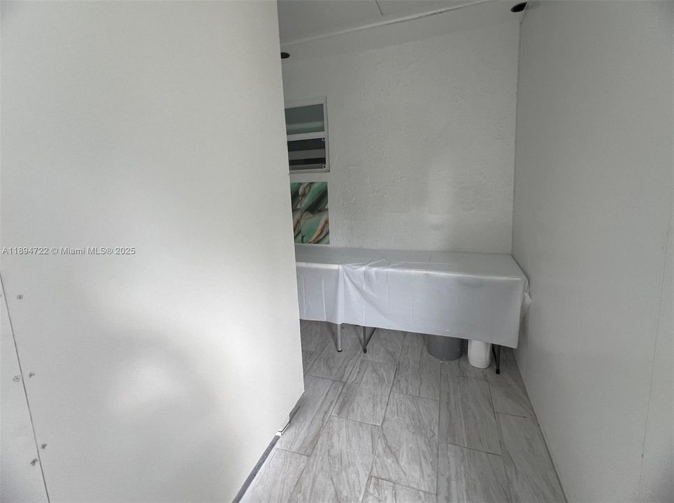 最近租的: $1,300 (0 贝兹, 1 浴室, 1581 平方英尺)