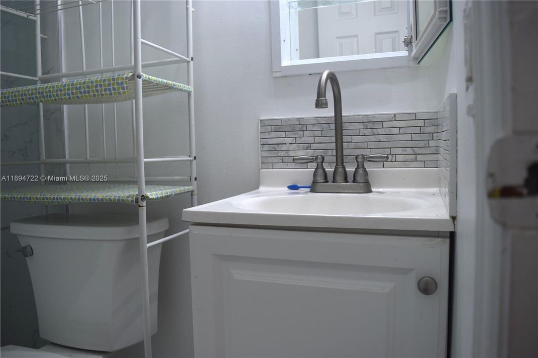 最近租的: $1,300 (0 贝兹, 1 浴室, 1581 平方英尺)