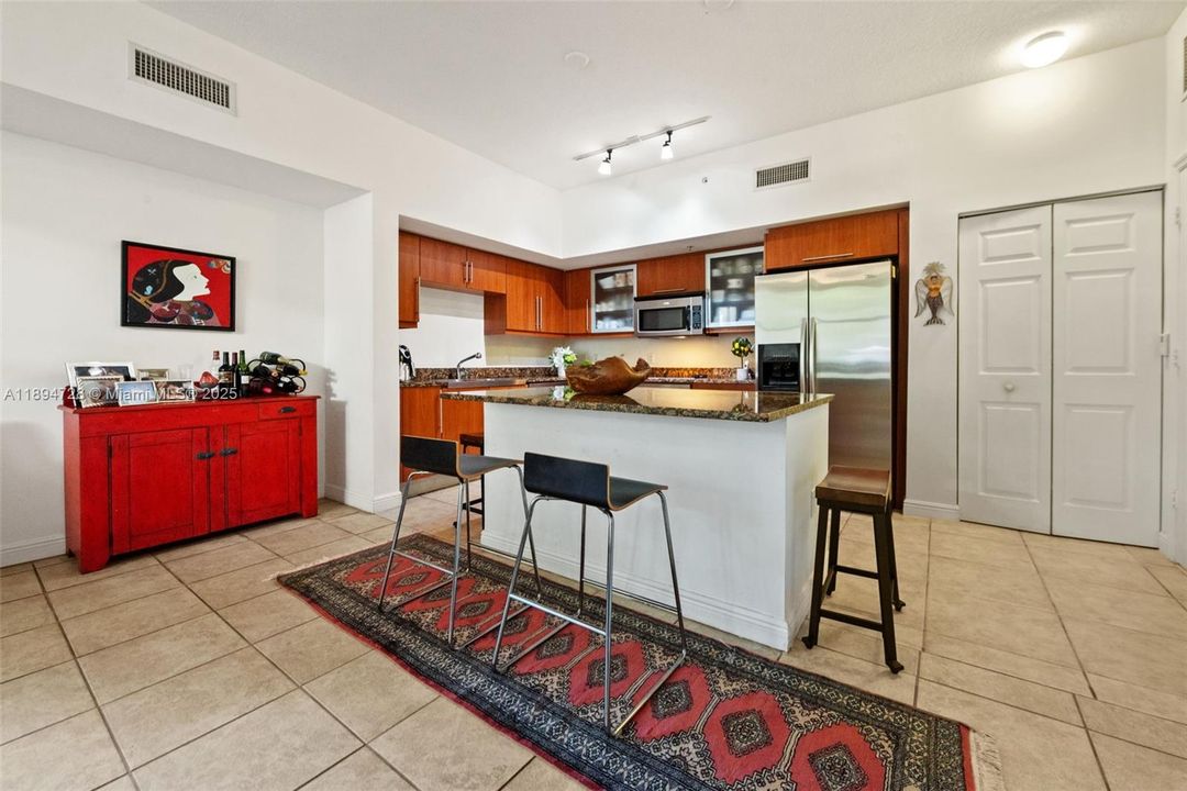 For Sale: $510,000 (1 beds, 1 baths, 1131 Square Feet)