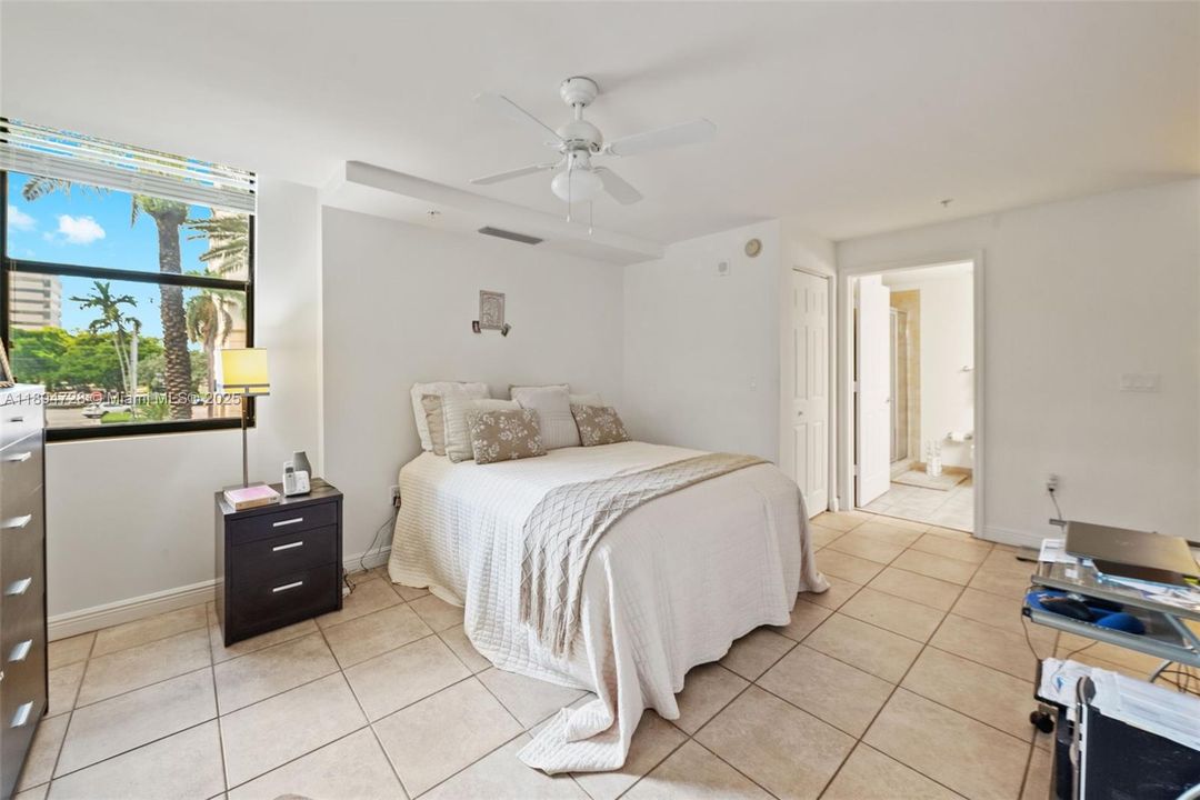 For Sale: $510,000 (1 beds, 1 baths, 1131 Square Feet)