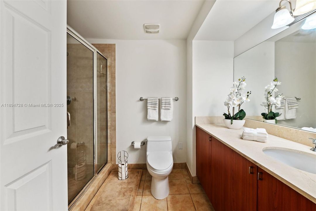 For Sale: $510,000 (1 beds, 1 baths, 1131 Square Feet)