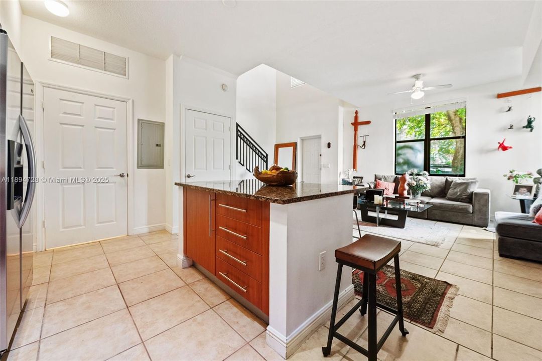 For Sale: $510,000 (1 beds, 1 baths, 1131 Square Feet)