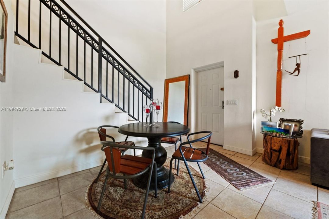 For Sale: $510,000 (1 beds, 1 baths, 1131 Square Feet)