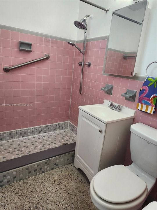 Active With Contract: $499,000 (3 beds, 2 baths, 1296 Square Feet)