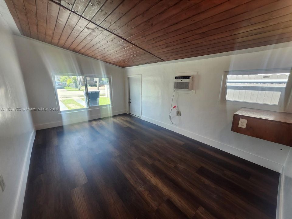 Active With Contract: $499,000 (3 beds, 2 baths, 1296 Square Feet)