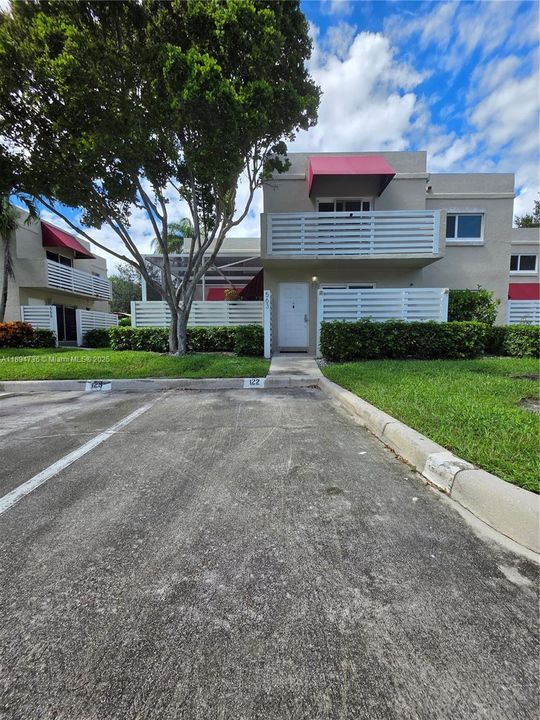 For Sale: $449,000 (3 beds, 2 baths, 1632 Square Feet)