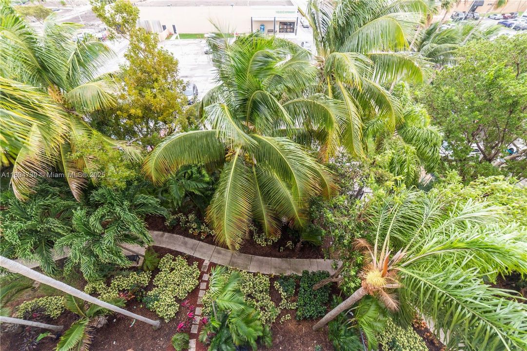 For Sale: $815,000 (3 beds, 2 baths, 1353 Square Feet)