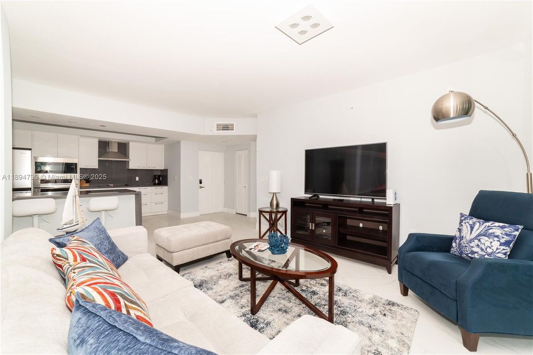 For Sale: $815,000 (3 beds, 2 baths, 1353 Square Feet)