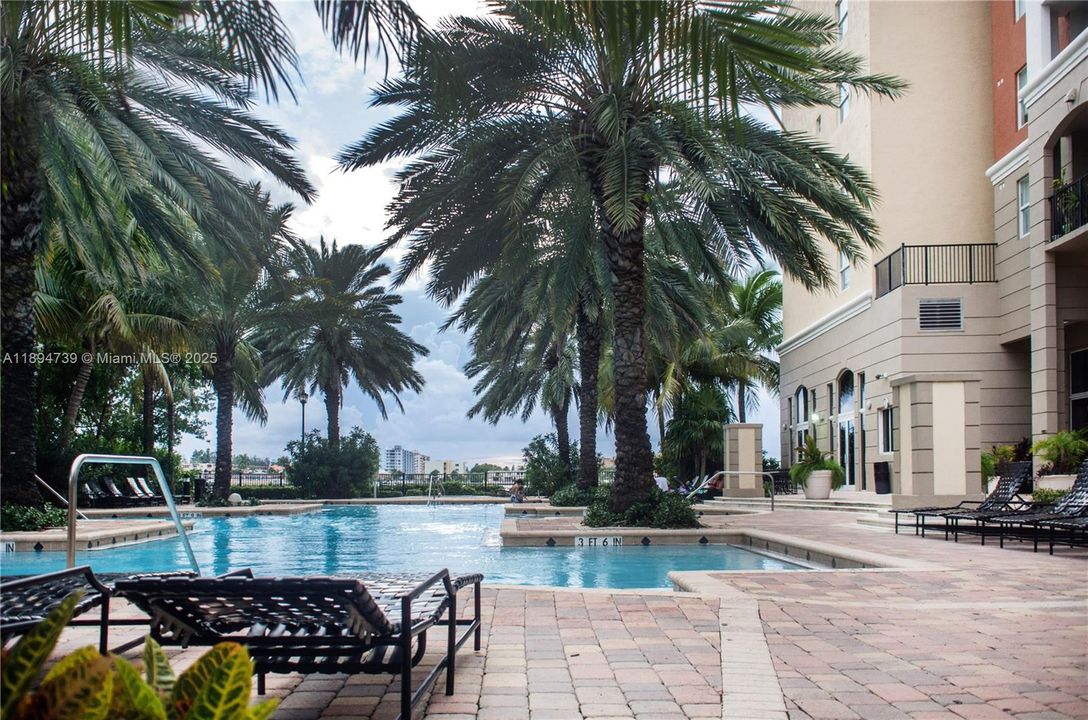 For Sale: $815,000 (3 beds, 2 baths, 1353 Square Feet)