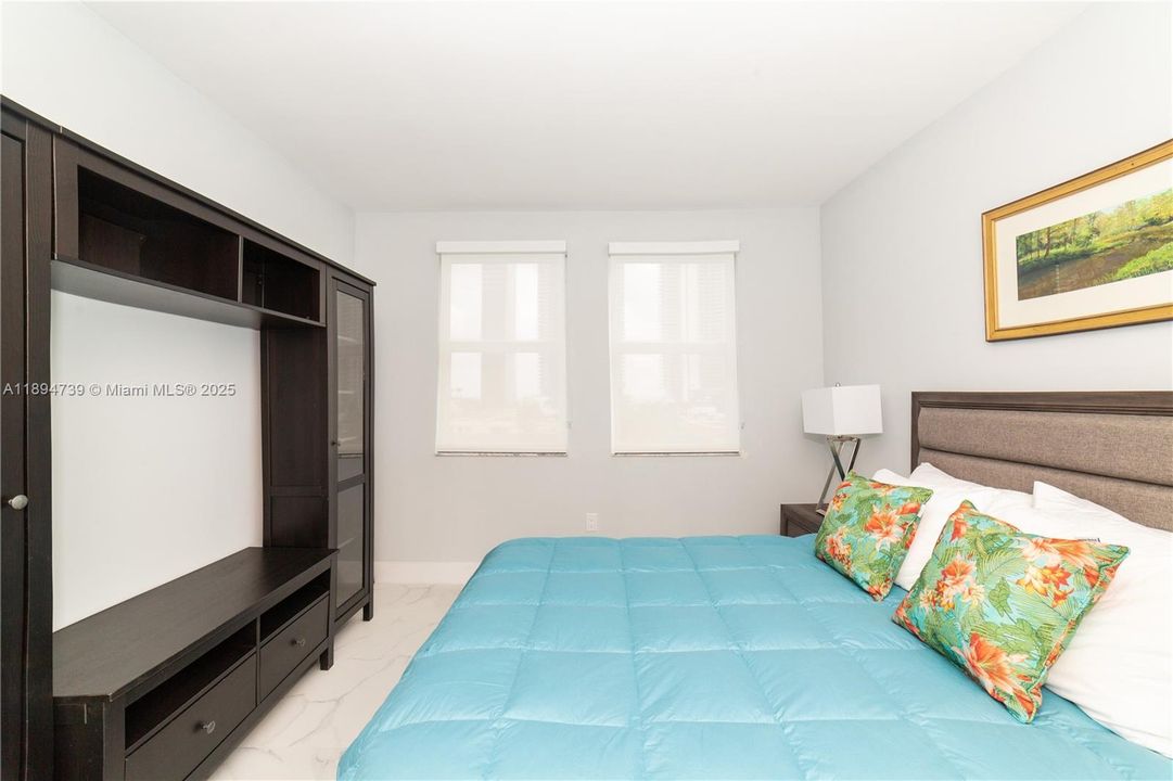 For Sale: $815,000 (3 beds, 2 baths, 1353 Square Feet)