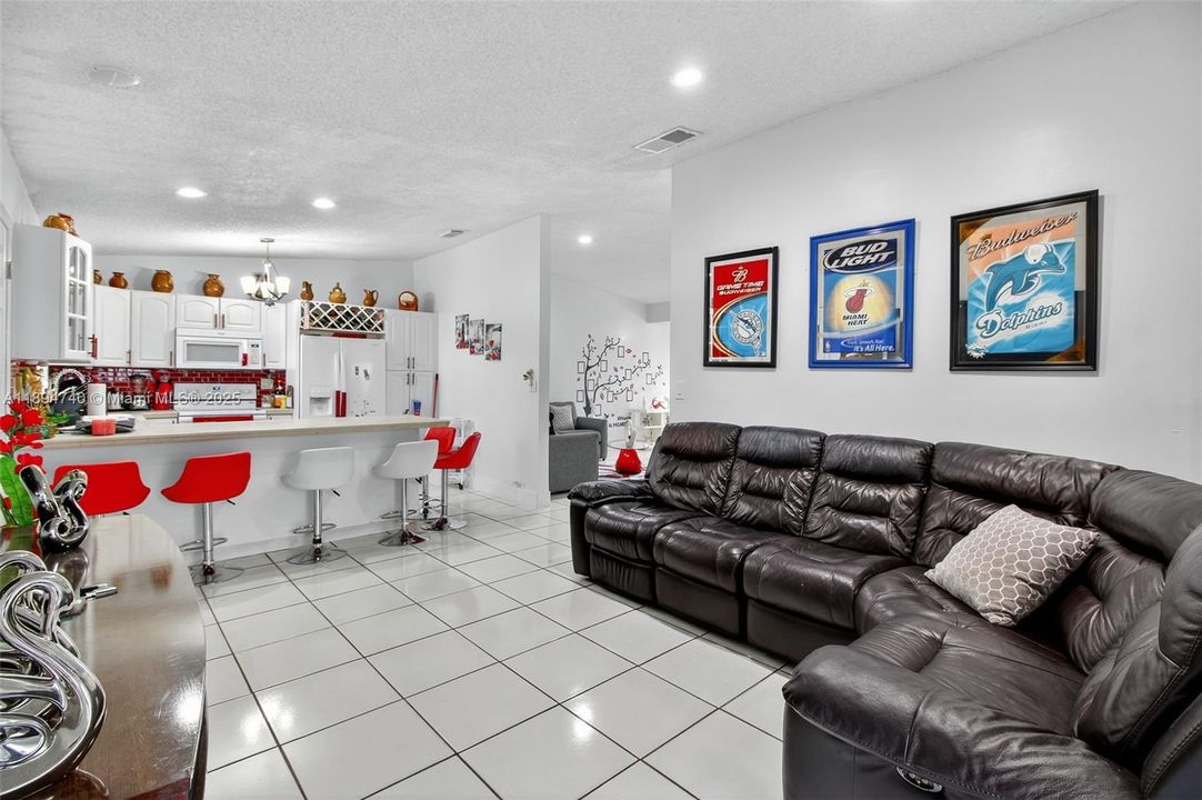 Active With Contract: $590,000 (4 beds, 2 baths, 1850 Square Feet)