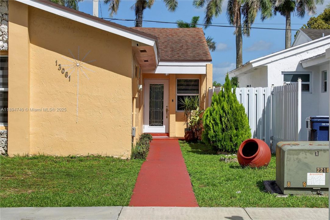 Active With Contract: $590,000 (4 beds, 2 baths, 1850 Square Feet)