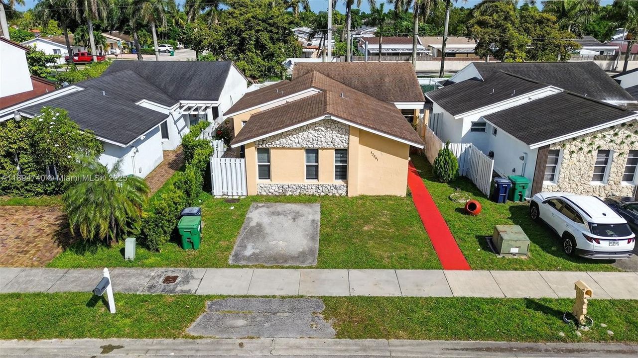 Active With Contract: $590,000 (4 beds, 2 baths, 1850 Square Feet)