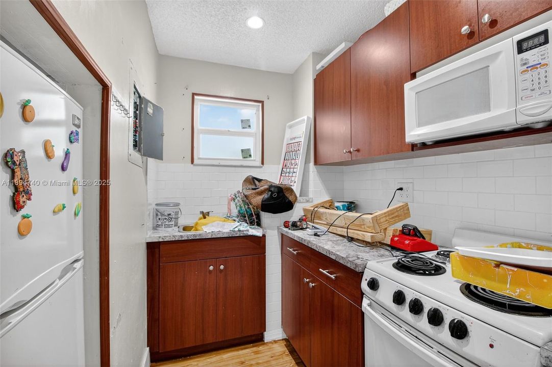 Active With Contract: $590,000 (4 beds, 2 baths, 1850 Square Feet)