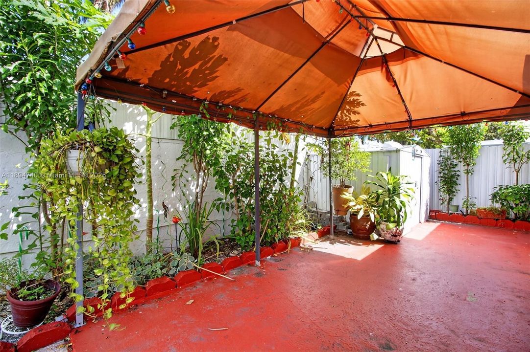 Active With Contract: $590,000 (4 beds, 2 baths, 1850 Square Feet)