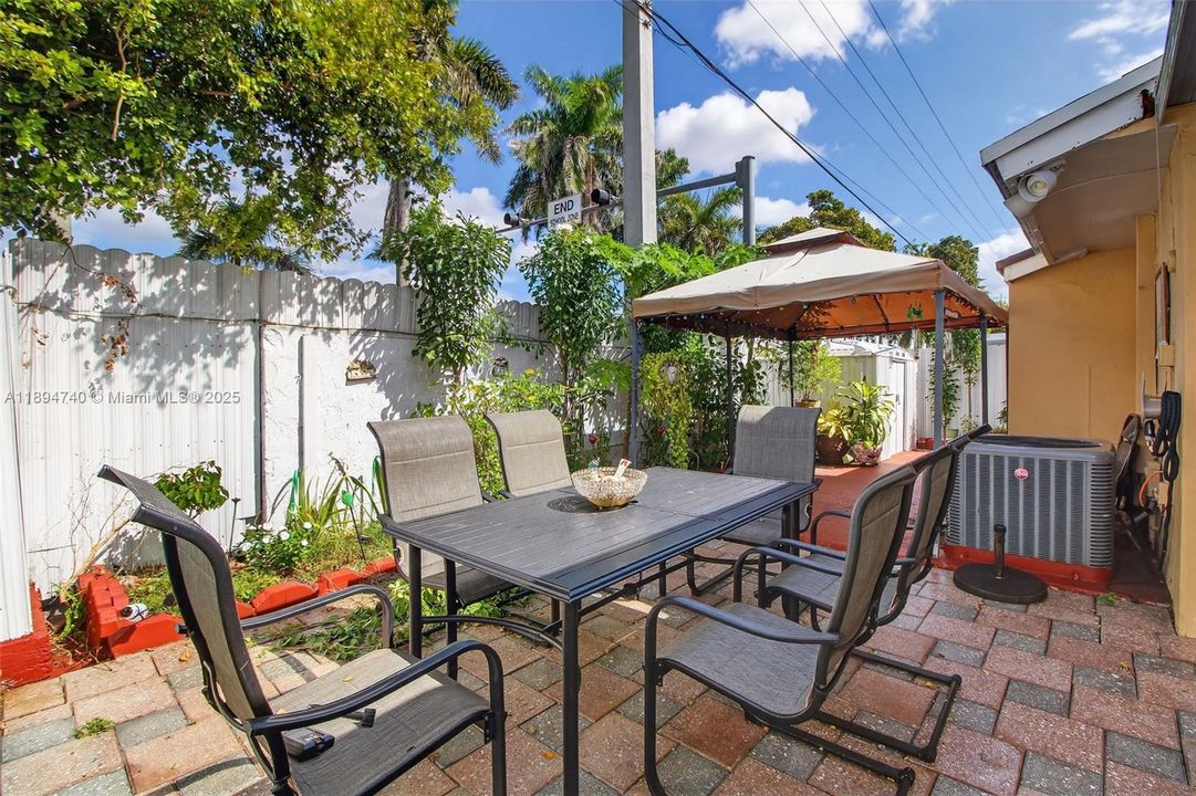 Active With Contract: $590,000 (4 beds, 2 baths, 1850 Square Feet)