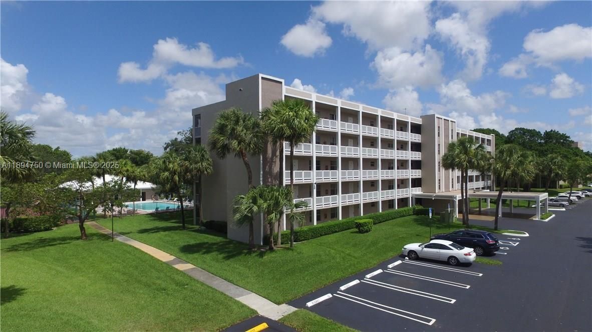 En Venta: $229,000 (2 camas, 2 baños, 990 Pies cuadrados)